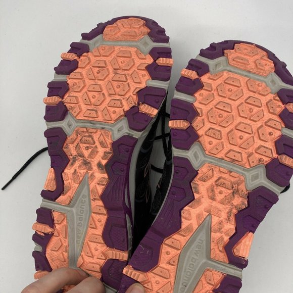 New Balance 412v3 Womens Hiking Trail Shoes Black Size 8.5B EU 40 - Picture 2 of 9